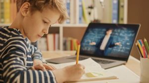 У Чернівцях п’ять шкіл перейшли на дистанційне навчання, а в кількох громадах продовжили канікули