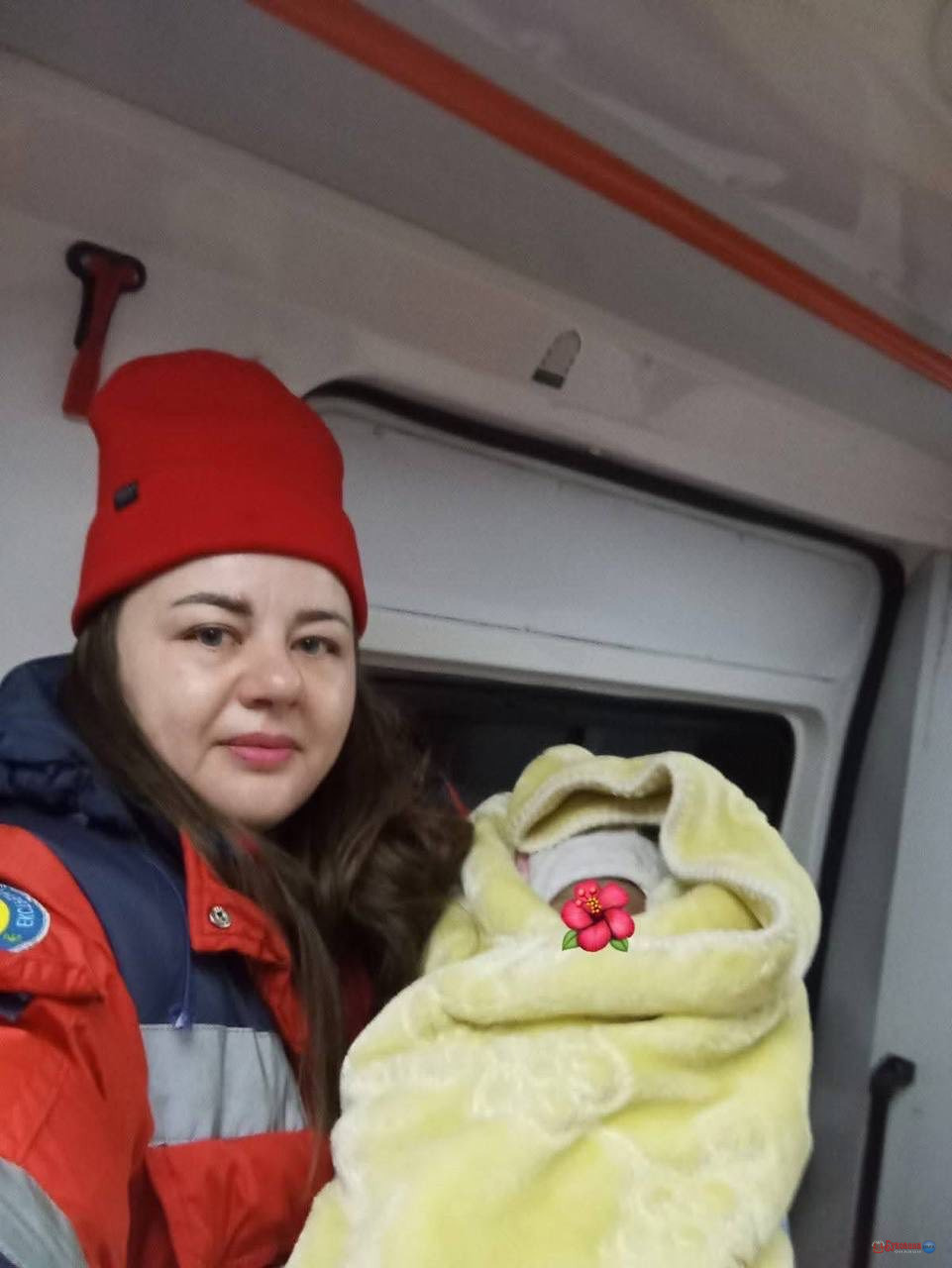 Буковинка народила в кареті «швидкої»